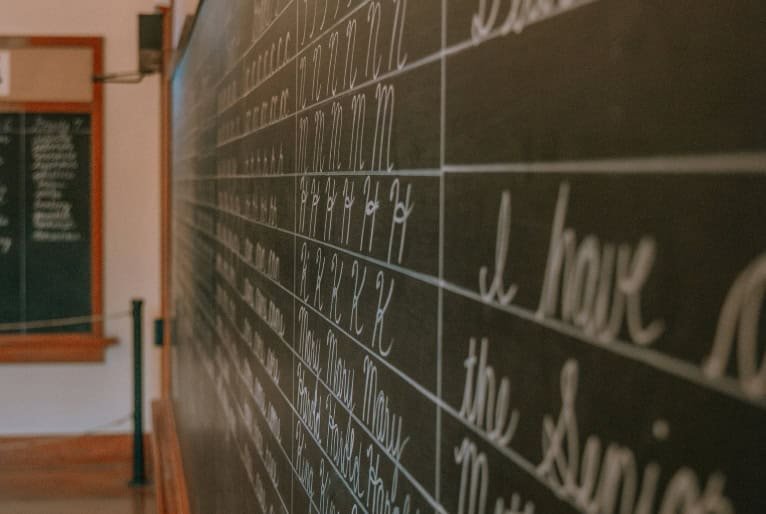 Dia Nacional da Educação: conheça o modelo 5.0 1 20250424181124 albert stoynov qrtfaorq l0 unsplash 1